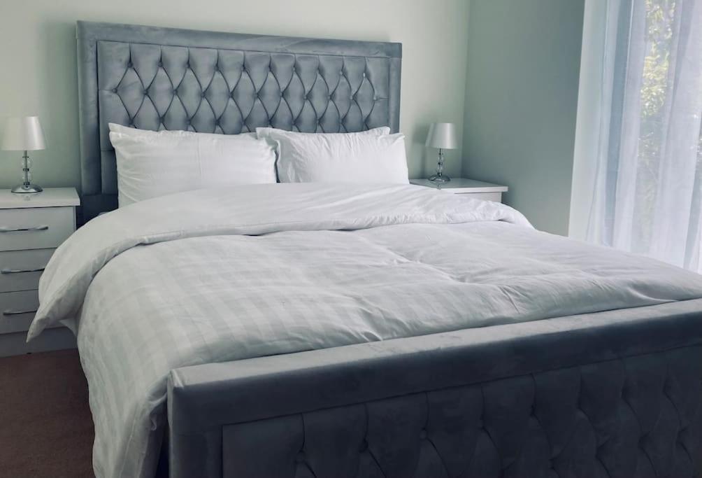 Ormeau Road Stylish Double Bedroom Luxury Apartment Белфаст Екстериор снимка
